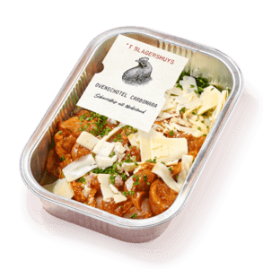 Kipovenschotel met carbonarasaus